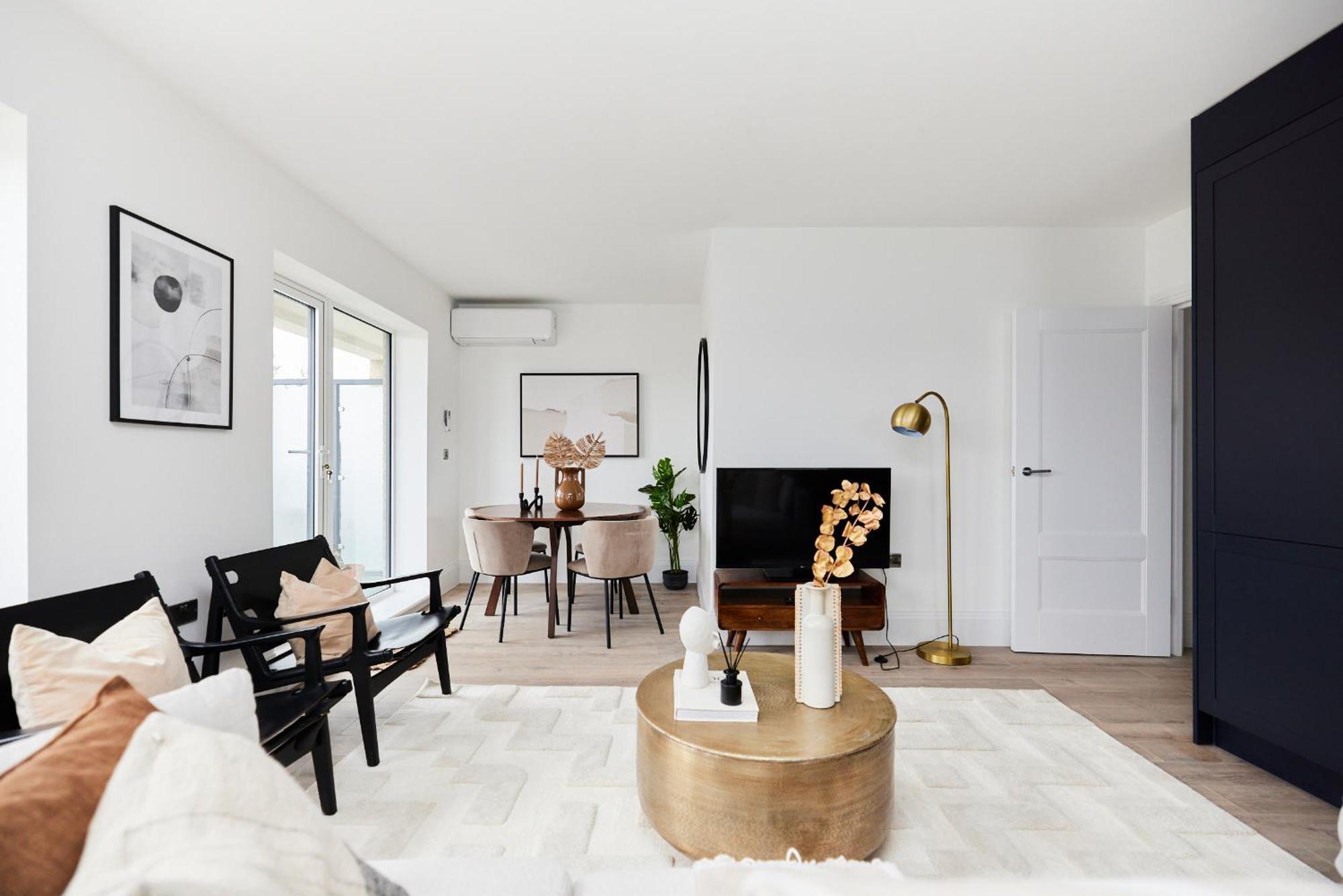 The Wembley Park Corner - Classy 2bdr Flat With Balcony * Londen