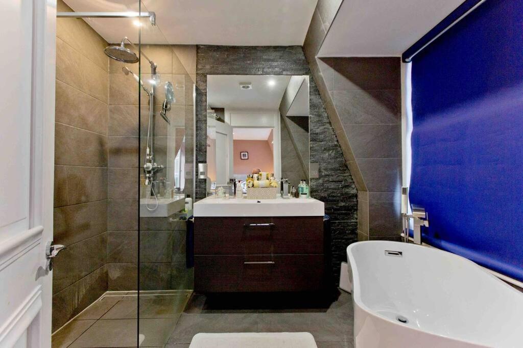 3 Bedroom Modern Townhouse