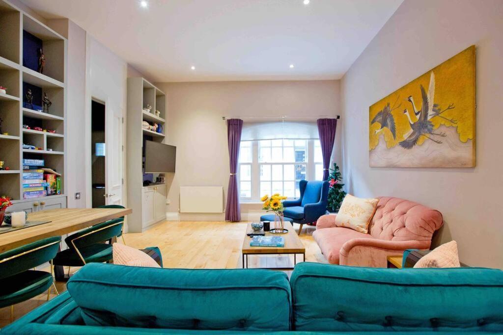 3 Bedroom Modern Townhouse *