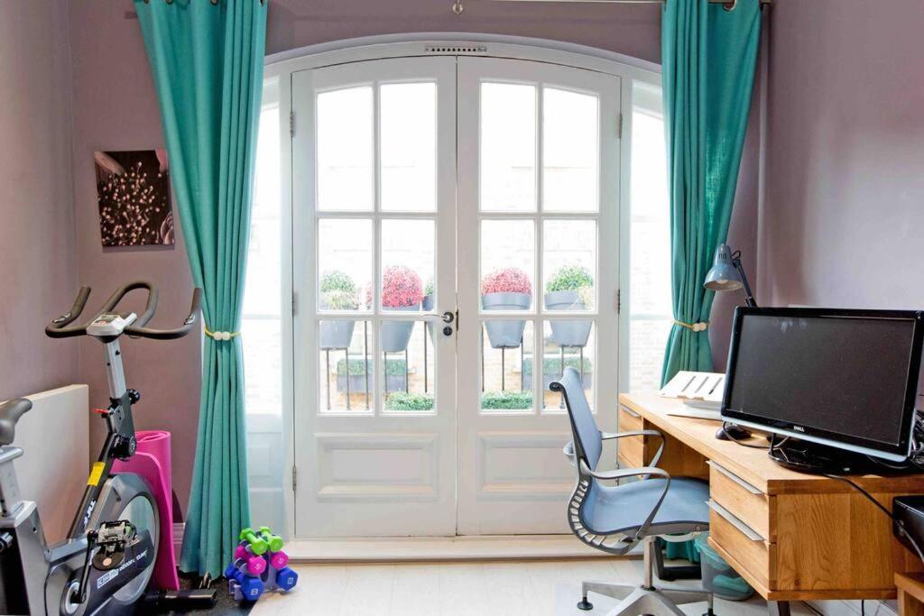 Semesterbostad 3 Bedroom Modern Townhouse London
