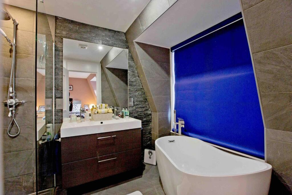 3 Bedroom Modern Townhouse