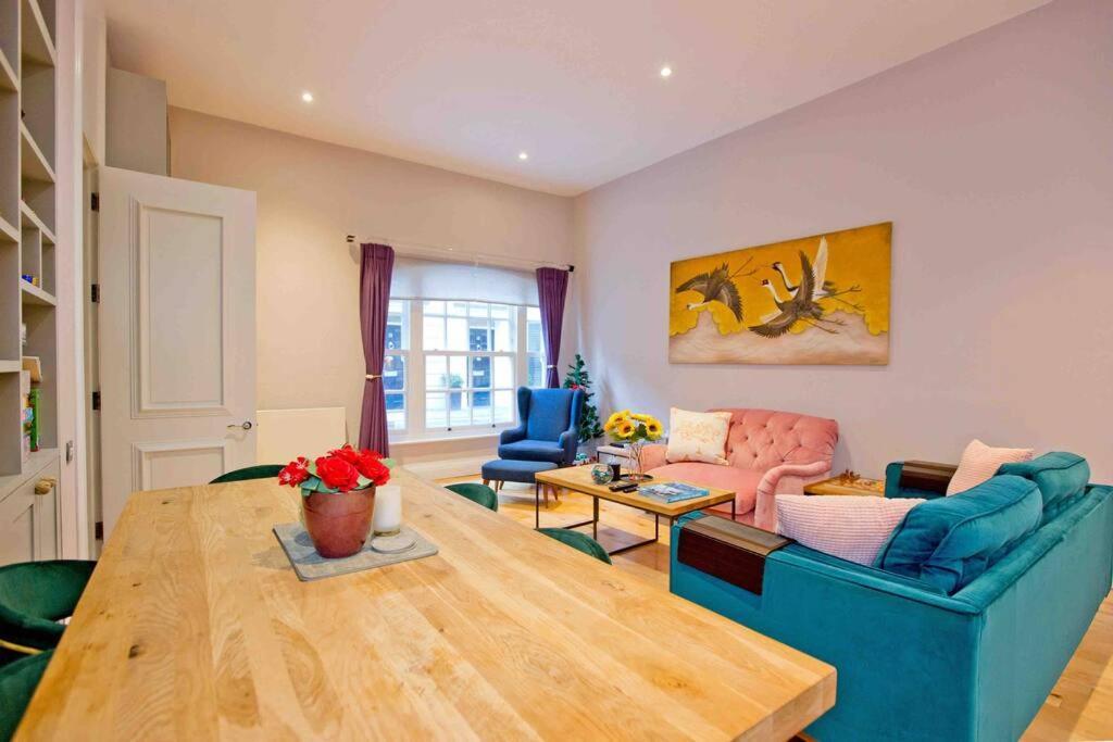 Semesterbostad 3 Bedroom Modern Townhouse London