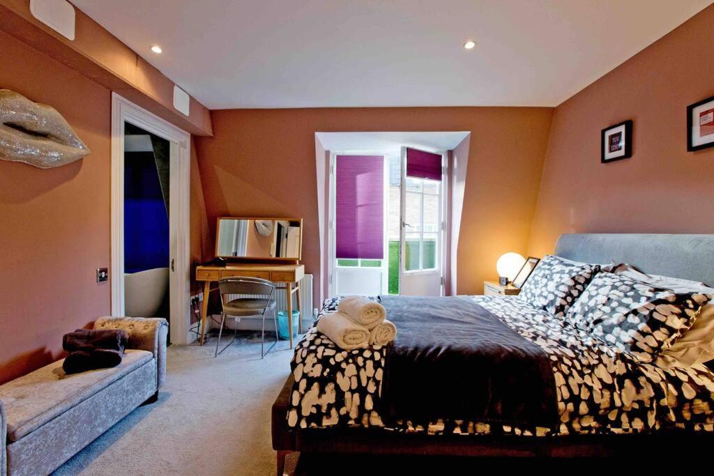 3 Bedroom Modern Townhouse Semesterbostad