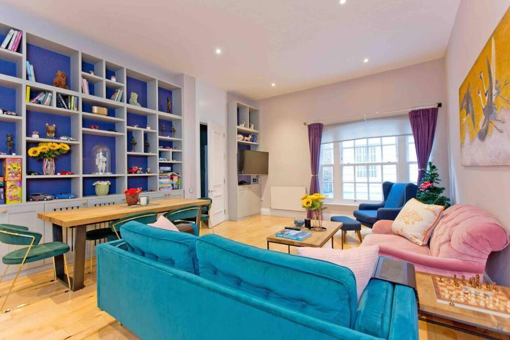 3 Bedroom Modern Townhouse * London