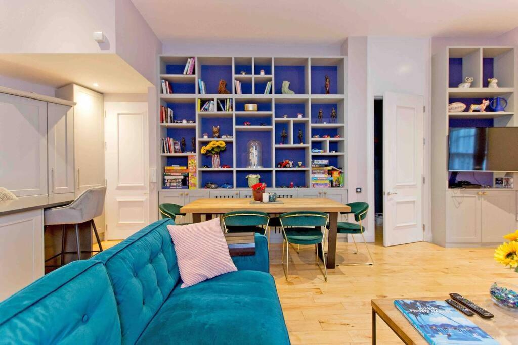 3 Bedroom Modern Townhouse Semesterbostad