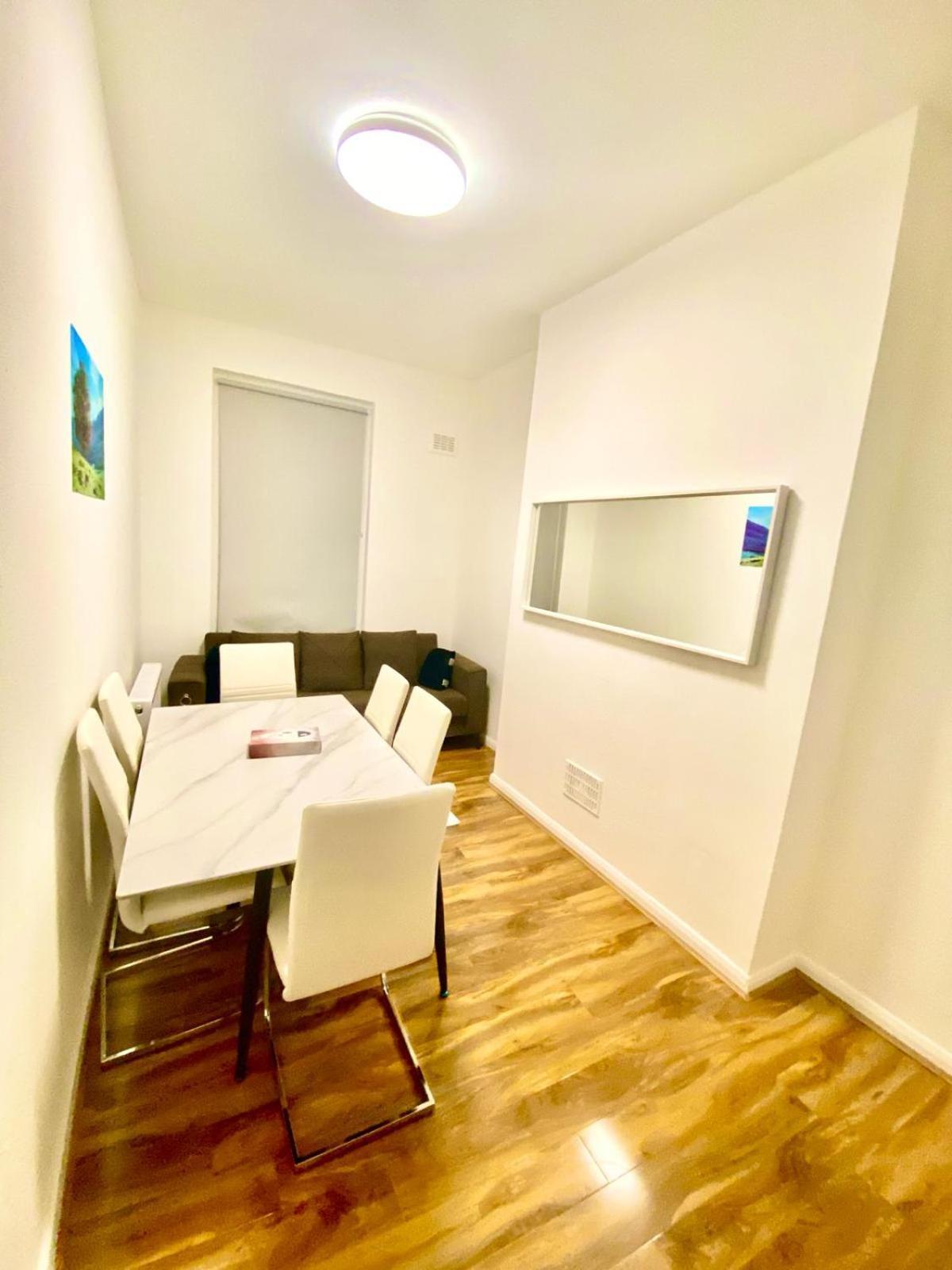 Beautiful Two Bedroom Flat With Free Car Park In London