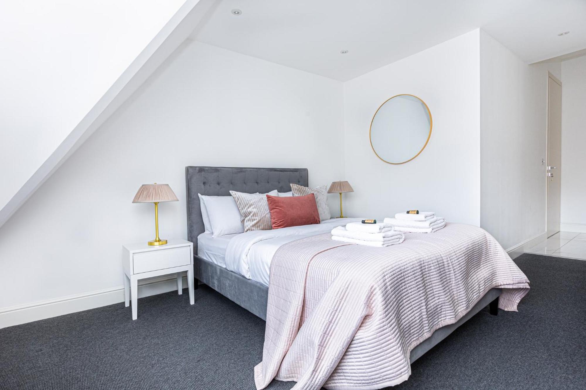 Luxury Harley Street Apartment London