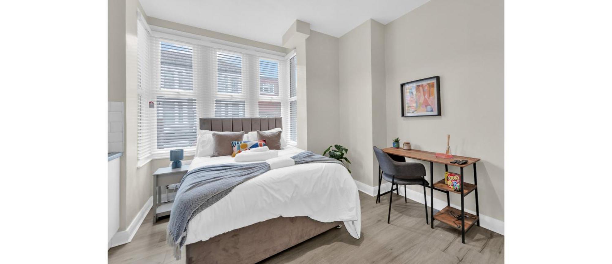 Sunny Serenity: Living With A Breeze Appartement Londen
