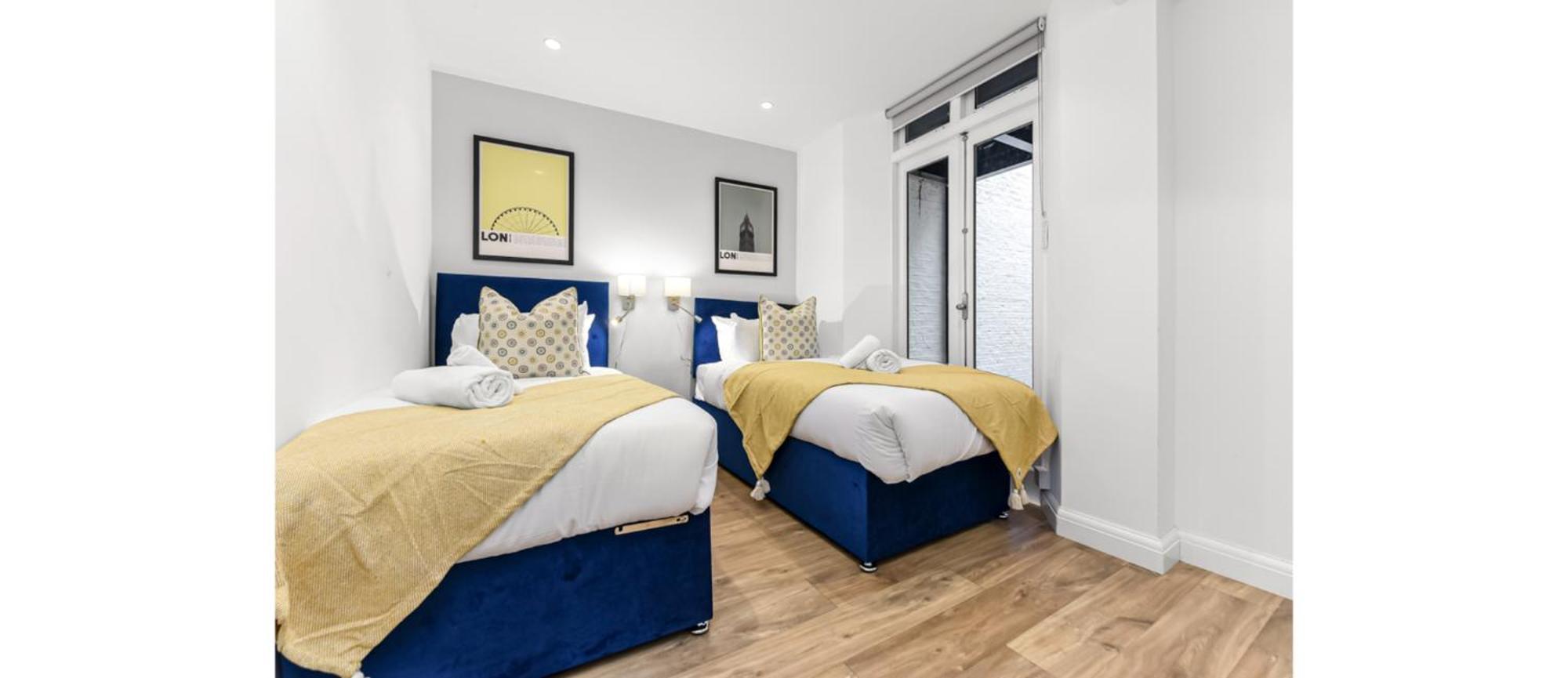 Calling: 2br Flat With Chic Flair Lägenhet