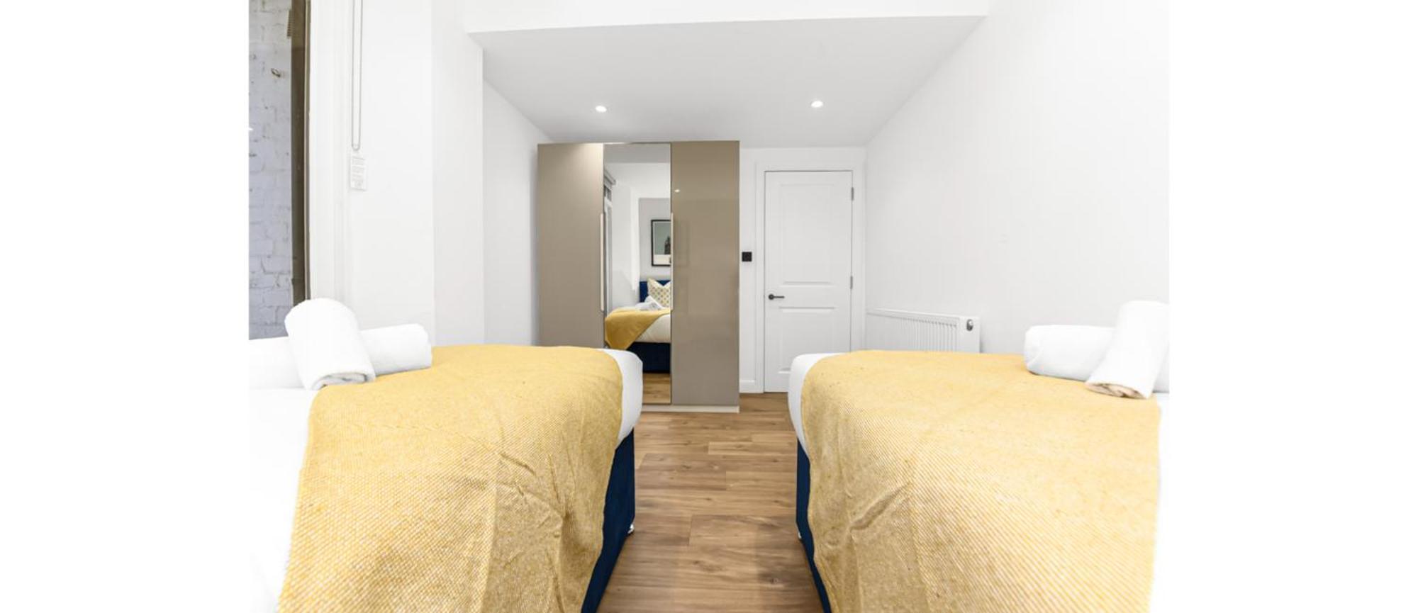 Calling: 2br Flat With Chic Flair Apartment