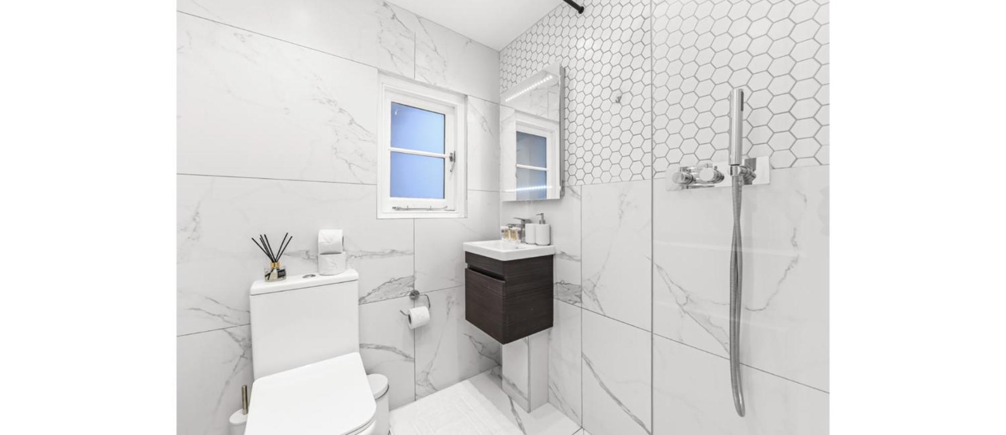 Calling: 2br Flat With Chic Flair Lägenhet *