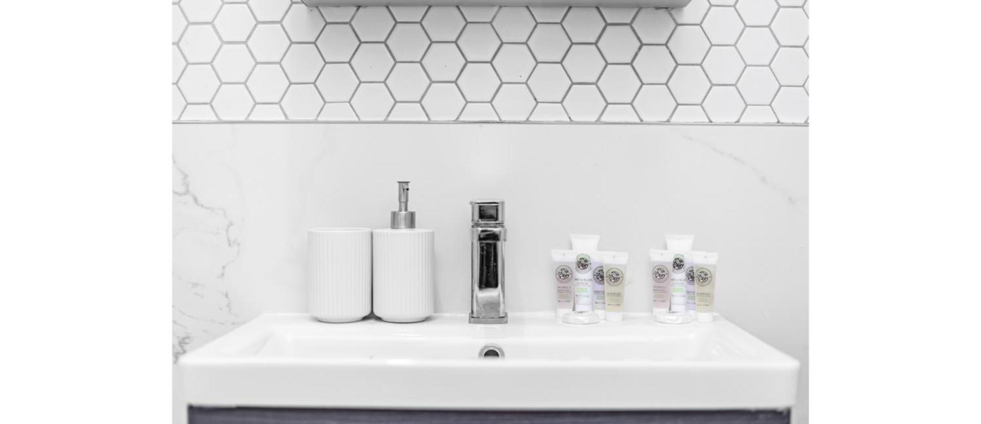 Lägenhet Calling: 2br Flat With Chic Flair *