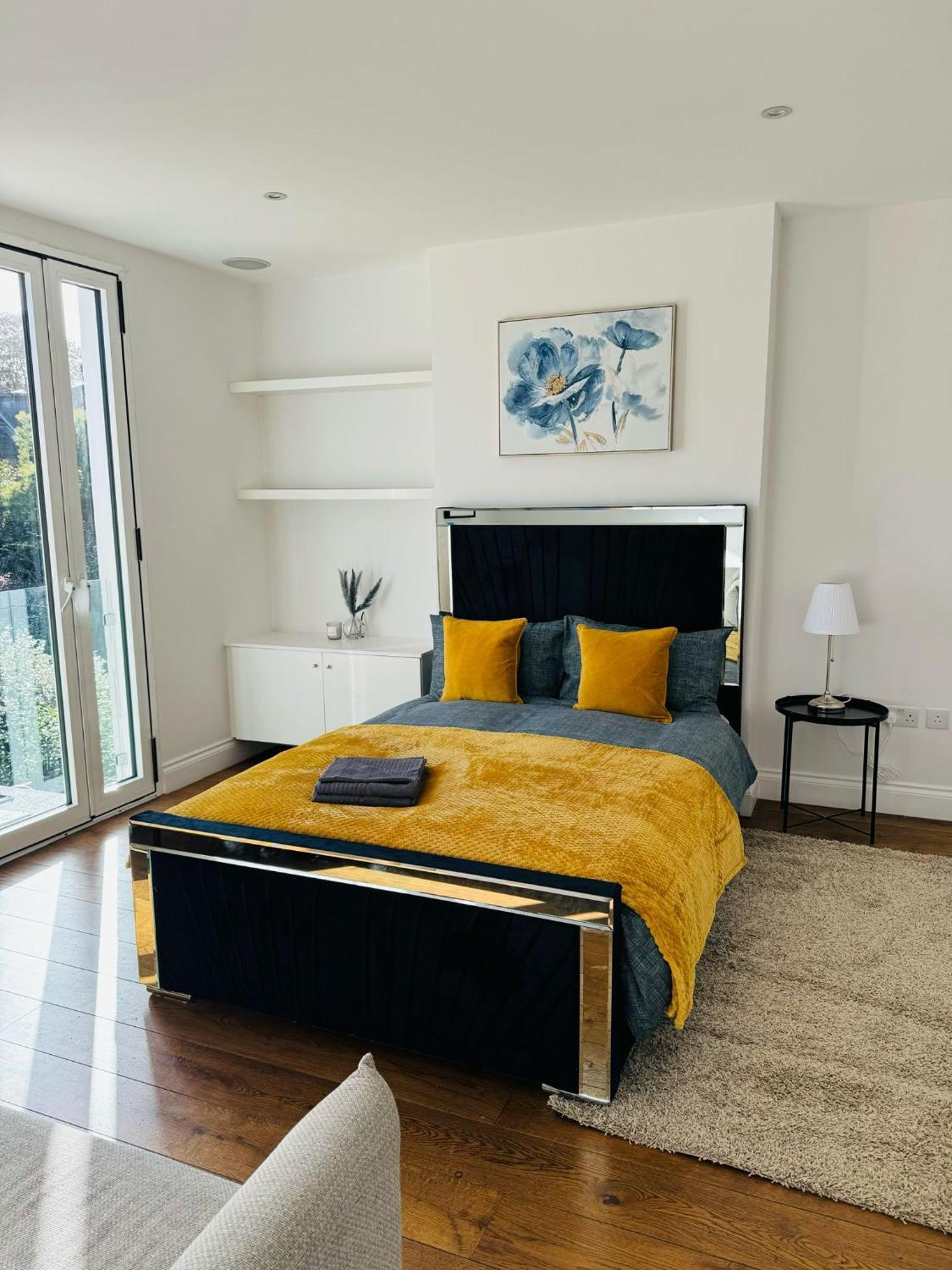 Stunning Flat In Chiswick Leilighet London