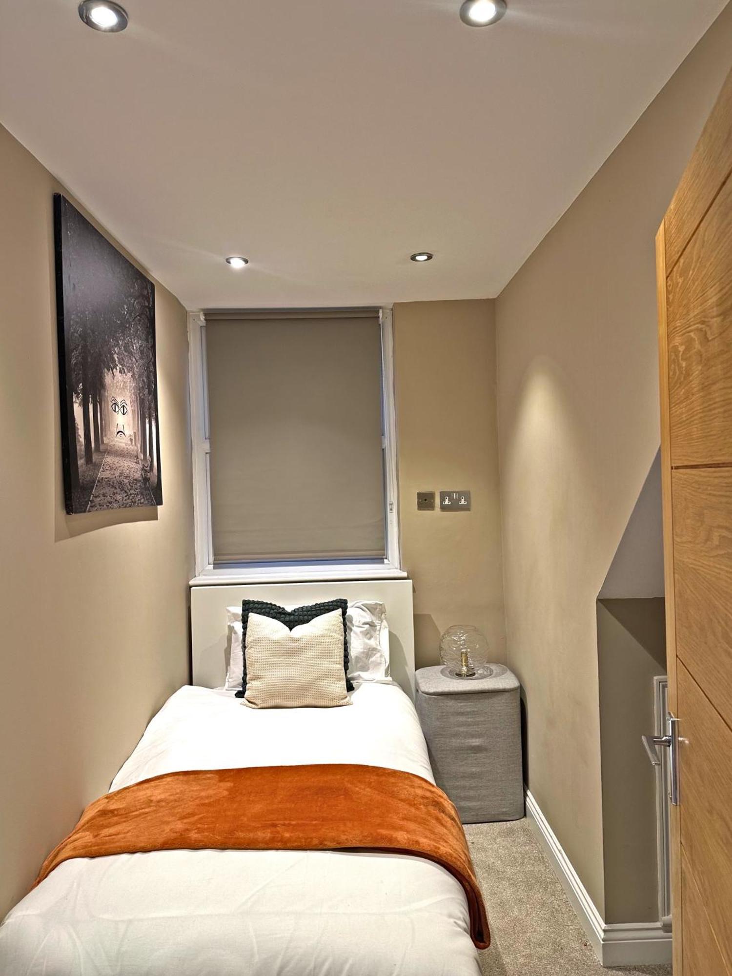 Oikoshomes Three Bedroom Flat In Lägenhet London