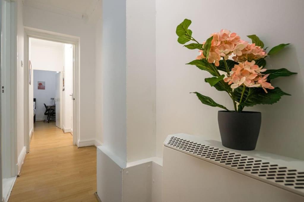 Cosy 2br Retreat Near Paddington Station Leilighet