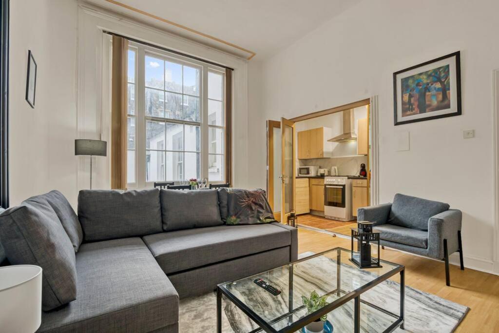 Cosy 2br Retreat Near Paddington Station Lägenhet London