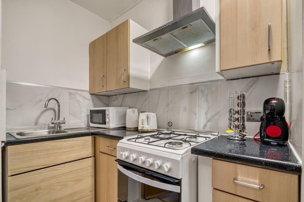 Cosy 2br Retreat Near Paddington Station Lägenhet