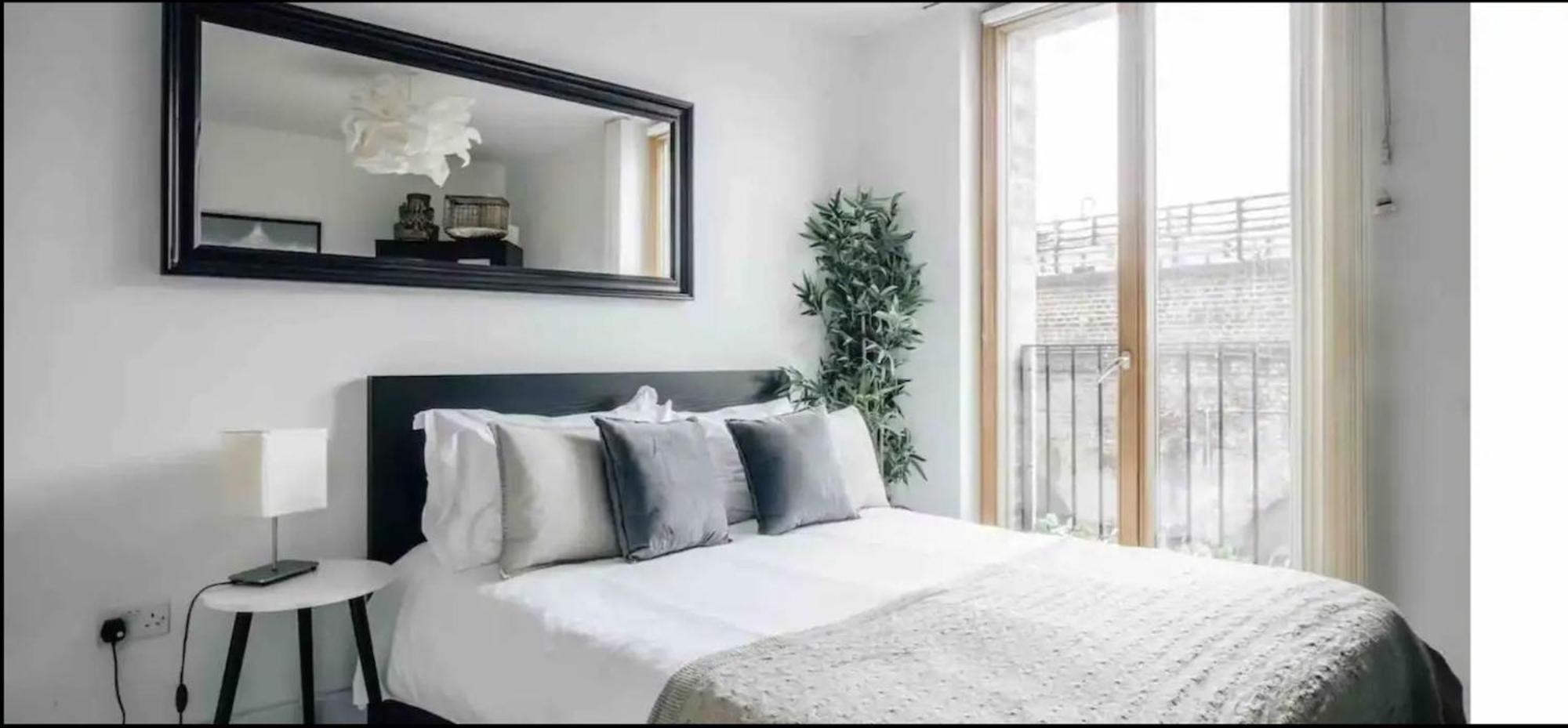 Stunning 2-bed & Balcony In Notting Hill Appartement *