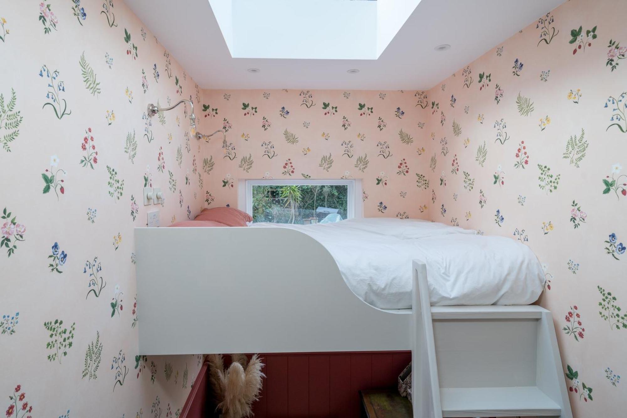 Joivy Stylish 2-bed House With Private Garden In Hackney *
