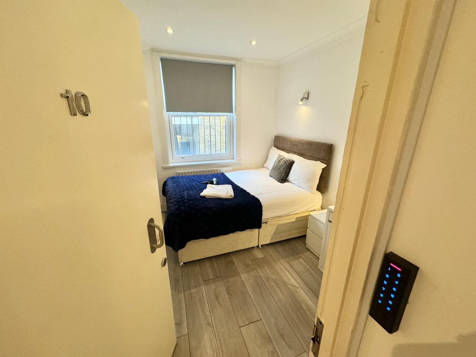 Downtown Chic Private Bedrooms In King's Cross 4 Maison d'hôtes Londres