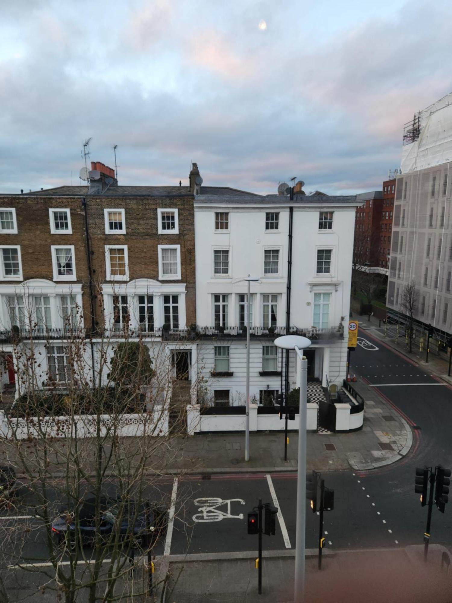 Uk Chaps Retreat: Private Chelsea Londra