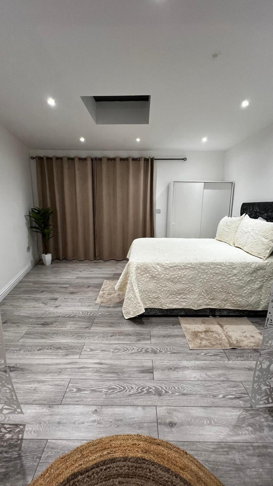 Lejlighed Charming Bedroom Flat