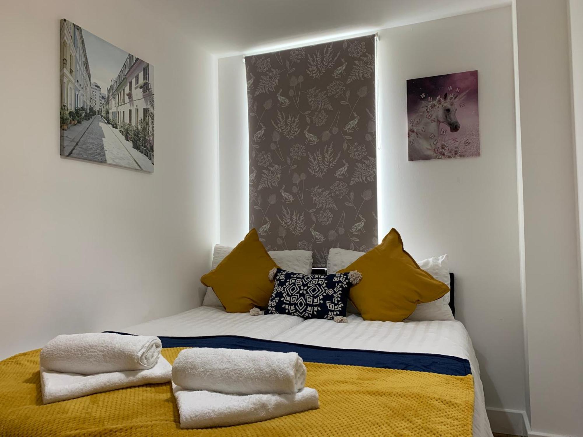 Tower Bridge London, 2 Bedrooms, Reception, Kitchen, Parking * London