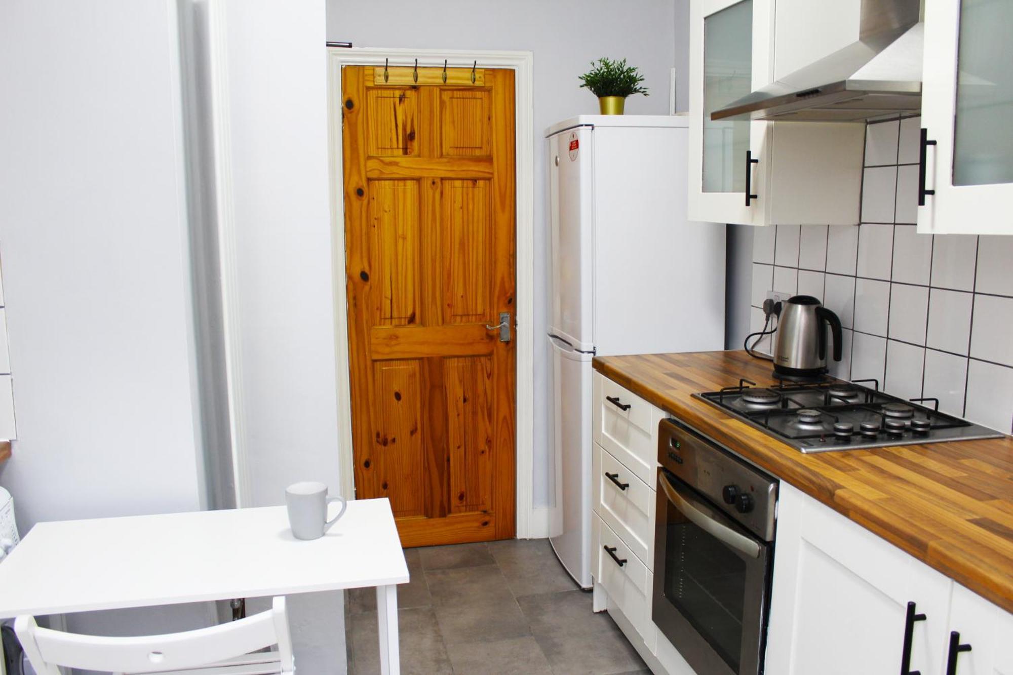 Modern Ground Floor Flat - 15 Min To Central Leilighet *