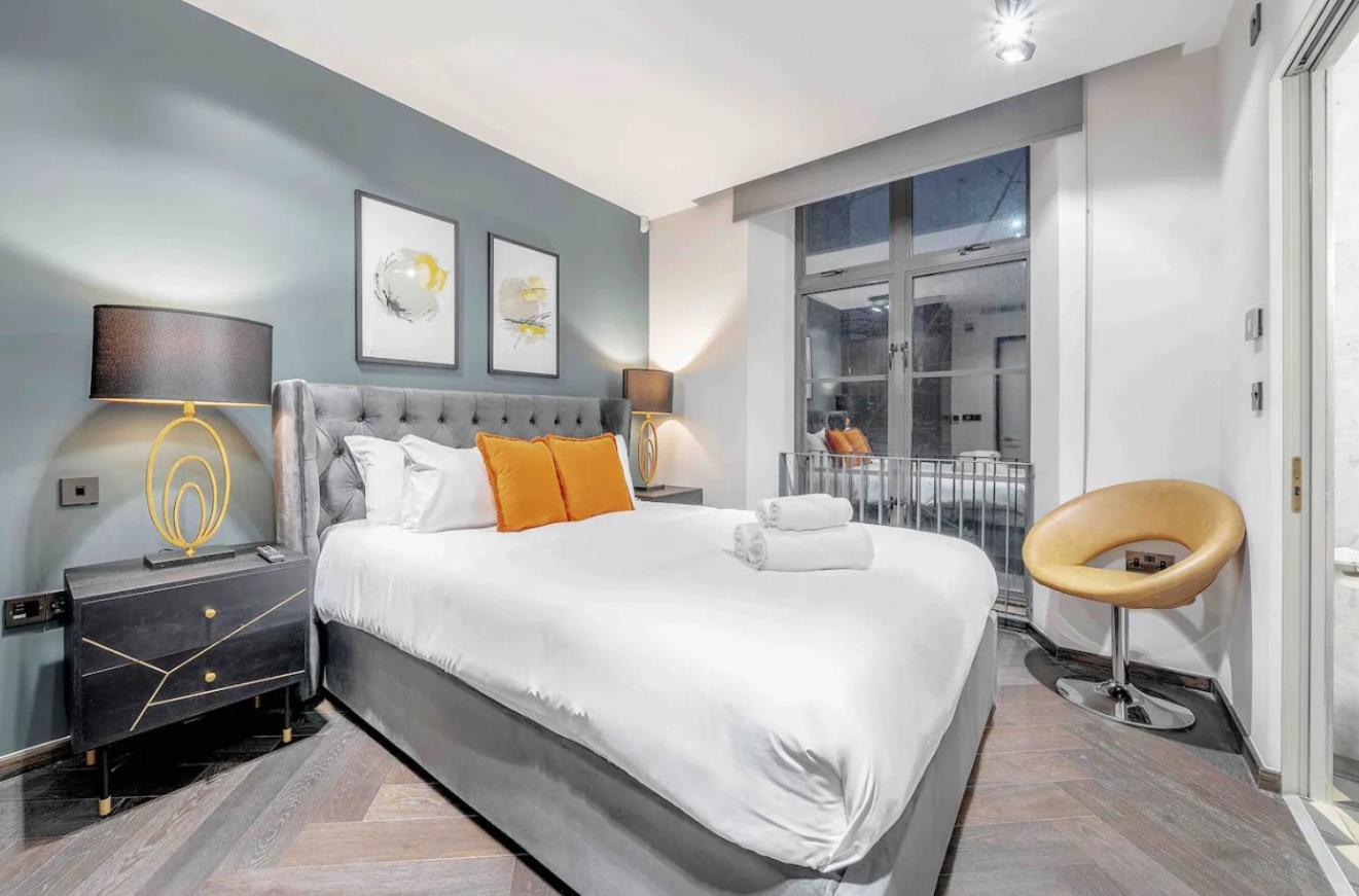 Newly Redecorated Soho Flat Appartement Londen