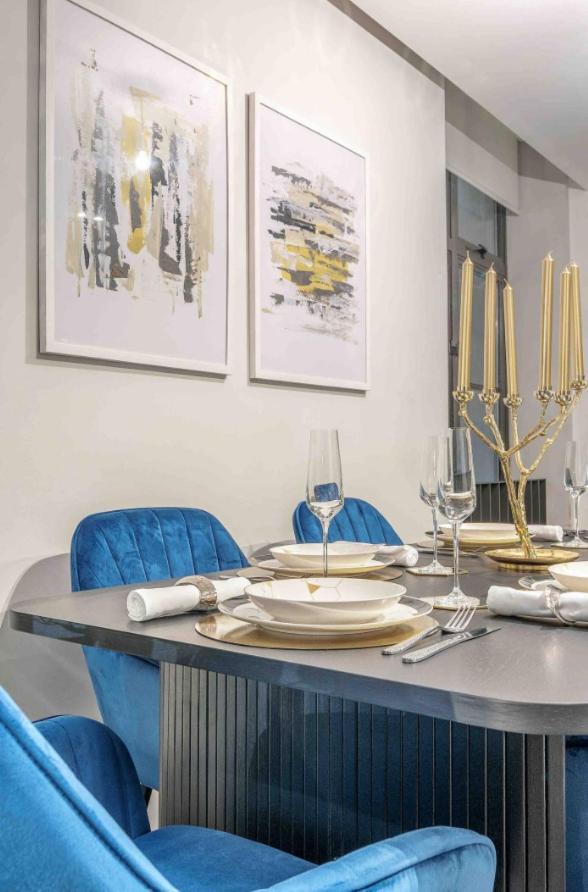 Newly Redecorated Soho Flat * Londen