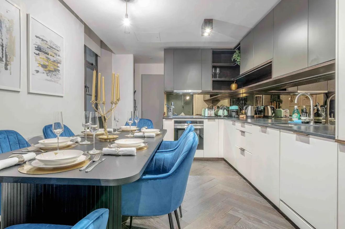 Newly Redecorated Soho Flat Appartement Londen