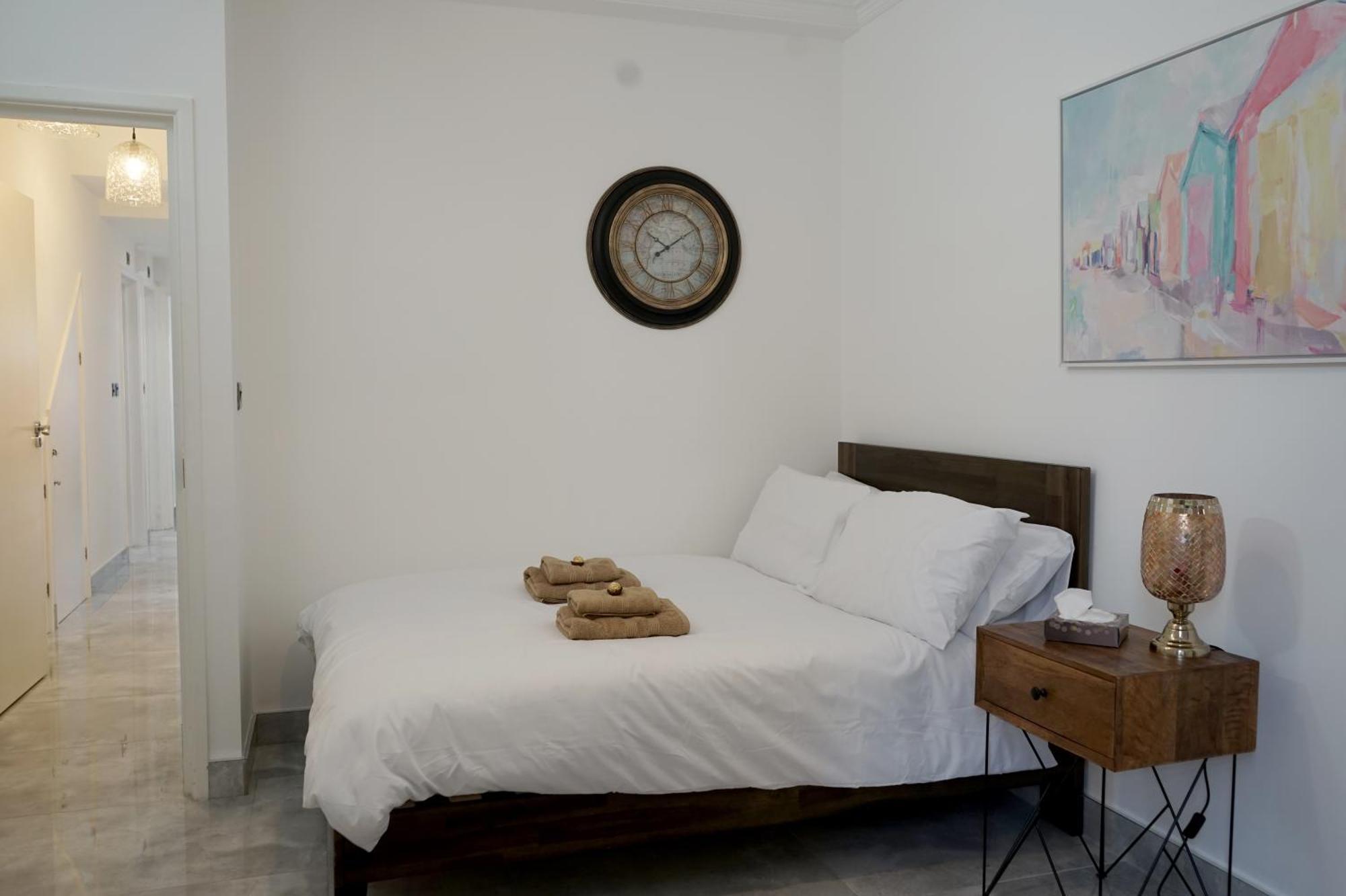 Luxury House Sleeps 13, 2 Minutes To Metro * Londres