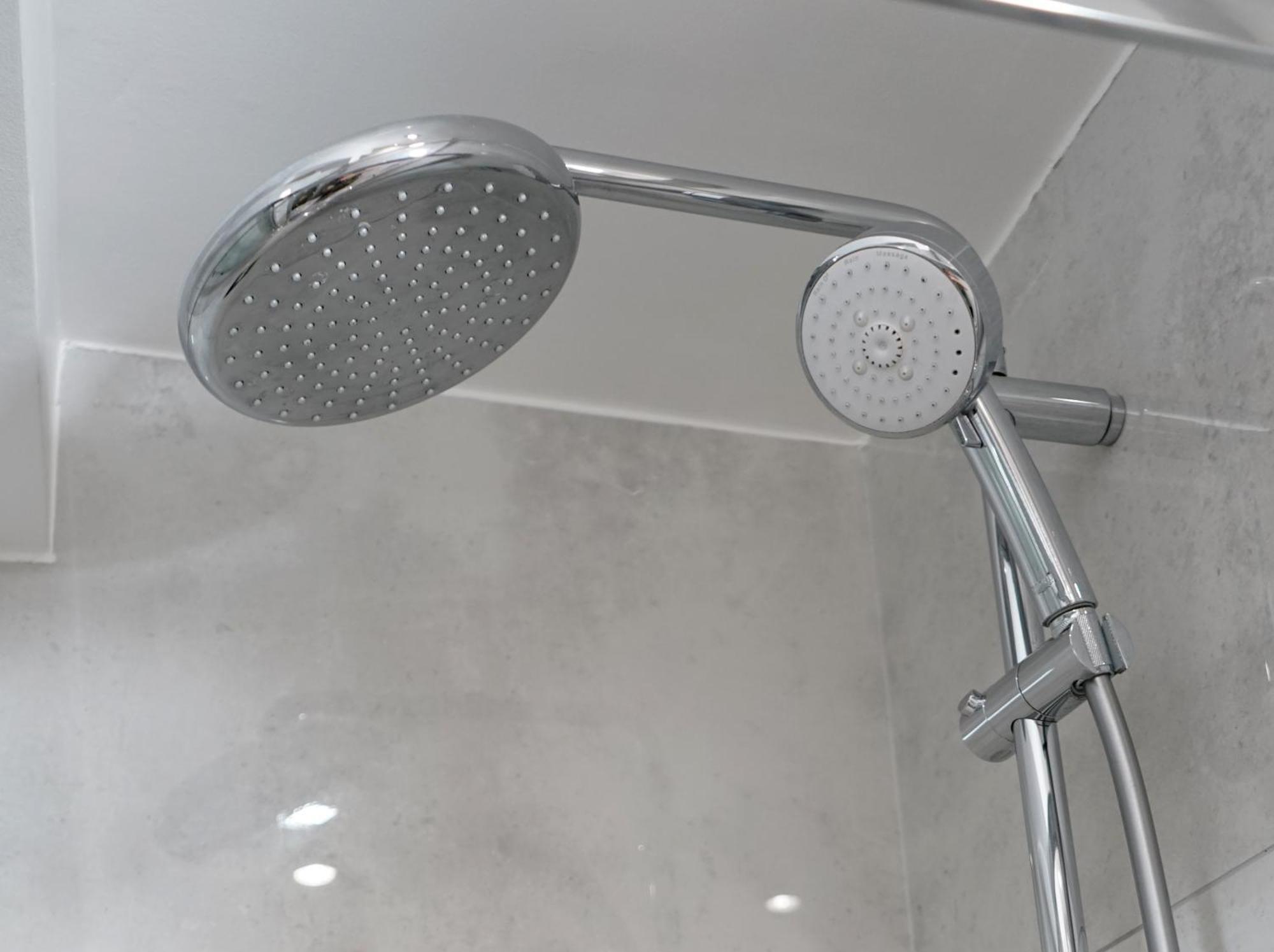 Luxury House Sleeps 13, 2 Minutes To Metro Londres