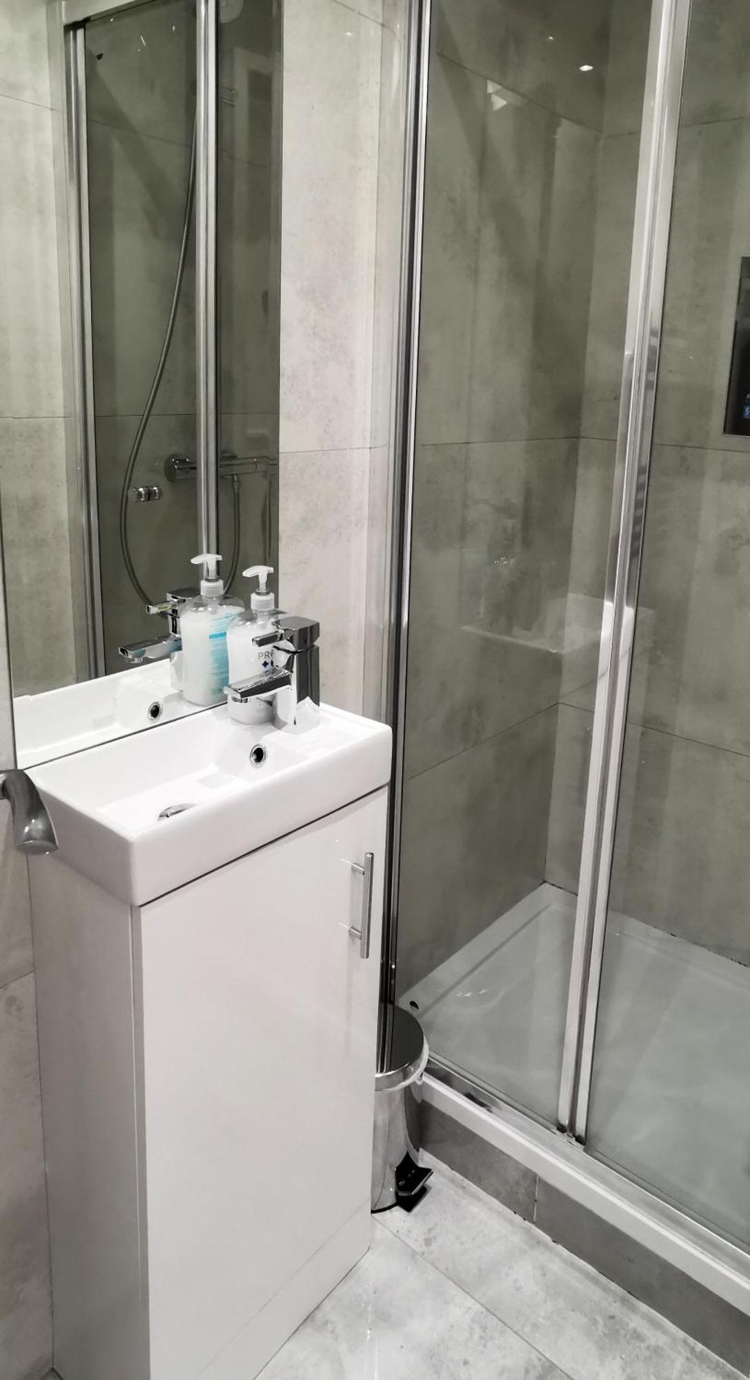 Hébergement de vacances Luxury House Sleeps 13, 2 Minutes To Metro *