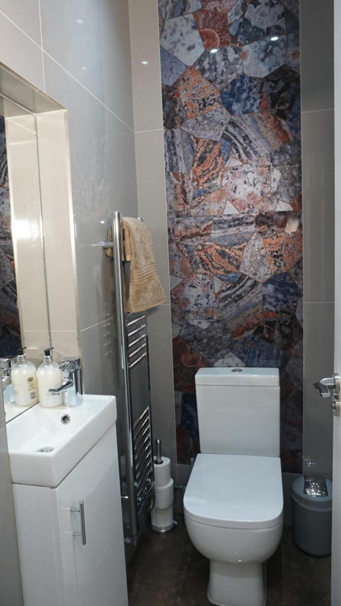 Luxury House Sleeps 13, 2 Minutes To Metro Hébergement de vacances *