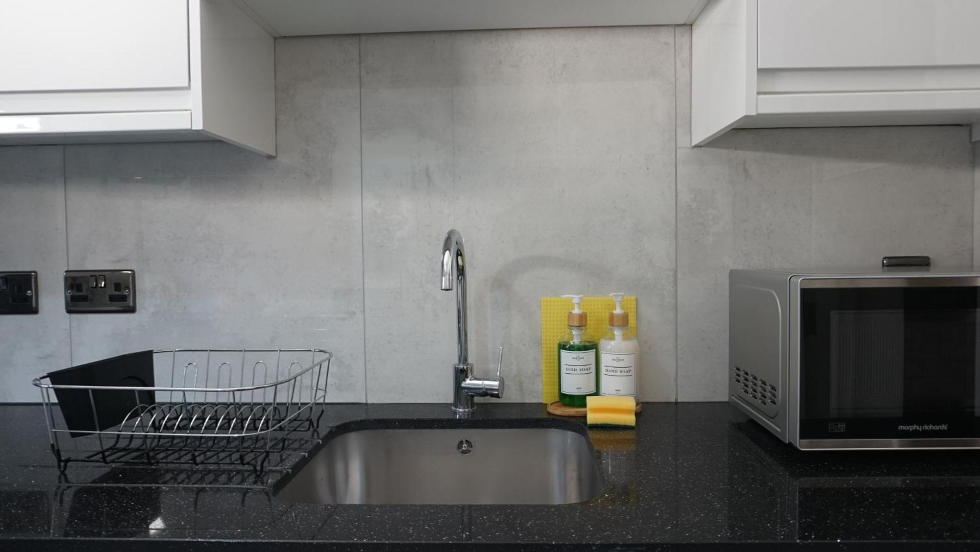 Semesterbostad Luxury House Sleeps 13, 2 Minutes To Metro *