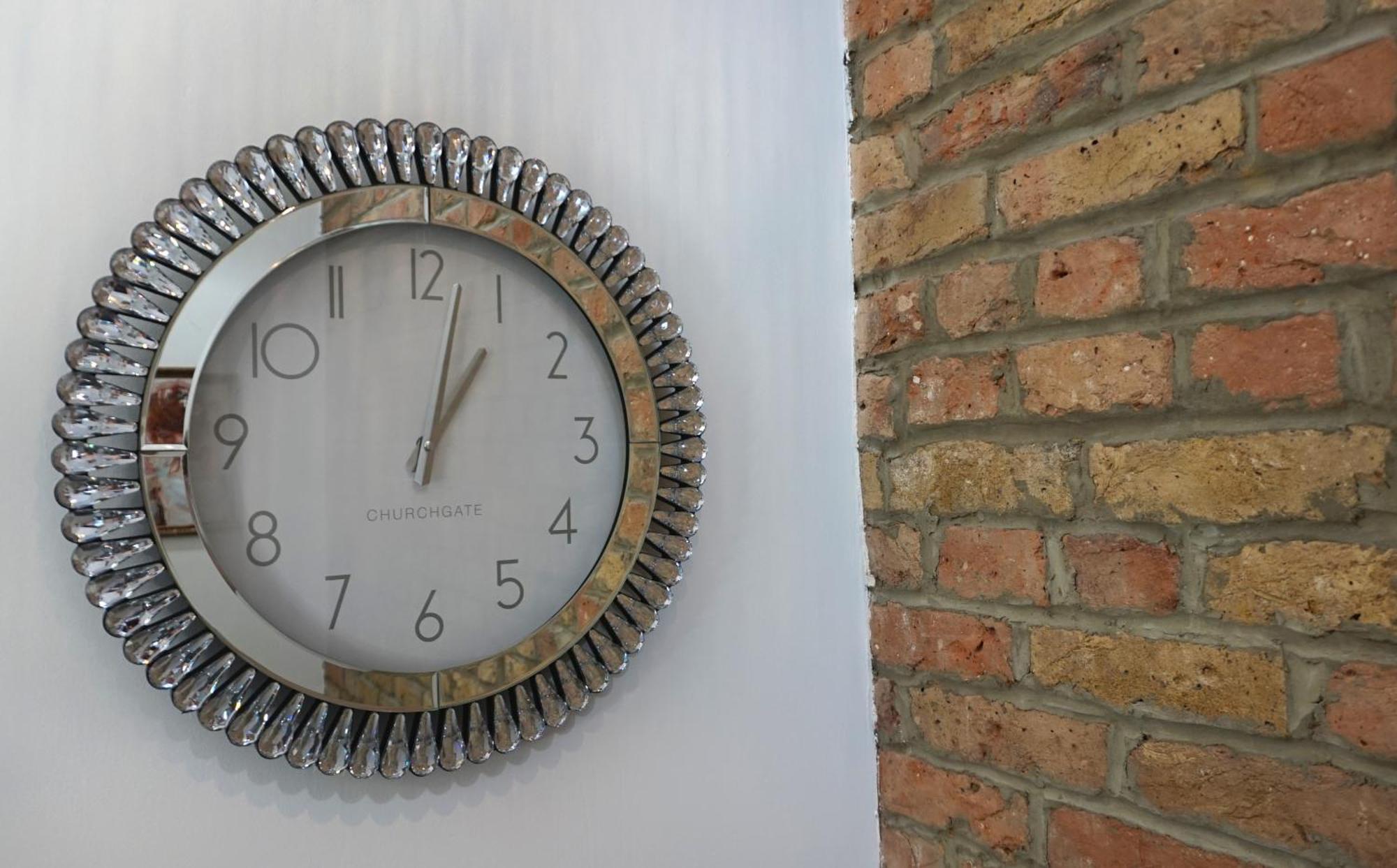Hébergement de vacances Luxury House Sleeps 13, 2 Minutes To Metro *