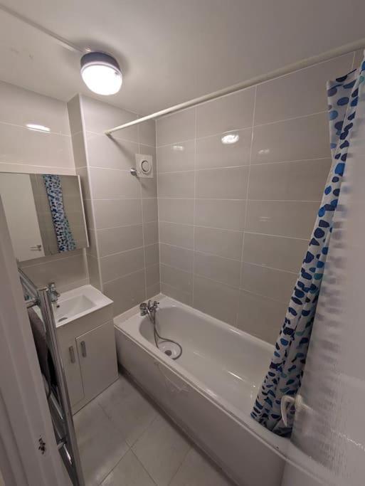 Apartment Flat, In Haggerston N1, *