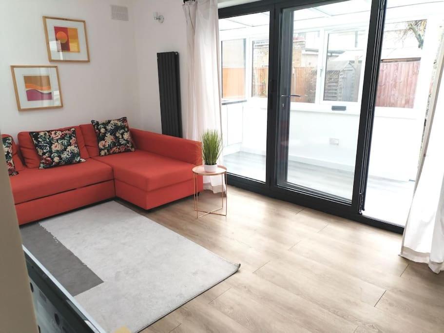 Cosy Near E1 Feriehus London