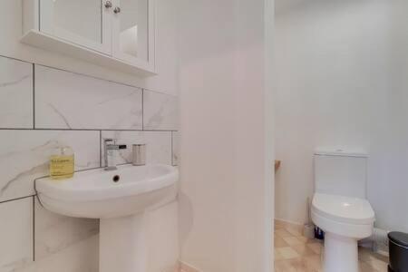 Apartment Spacious Ealing Broadway *