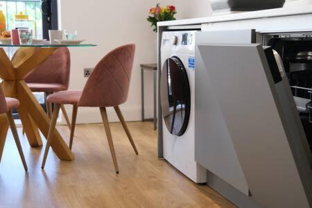 Apartment Modern One Bedroom In Ealing Common