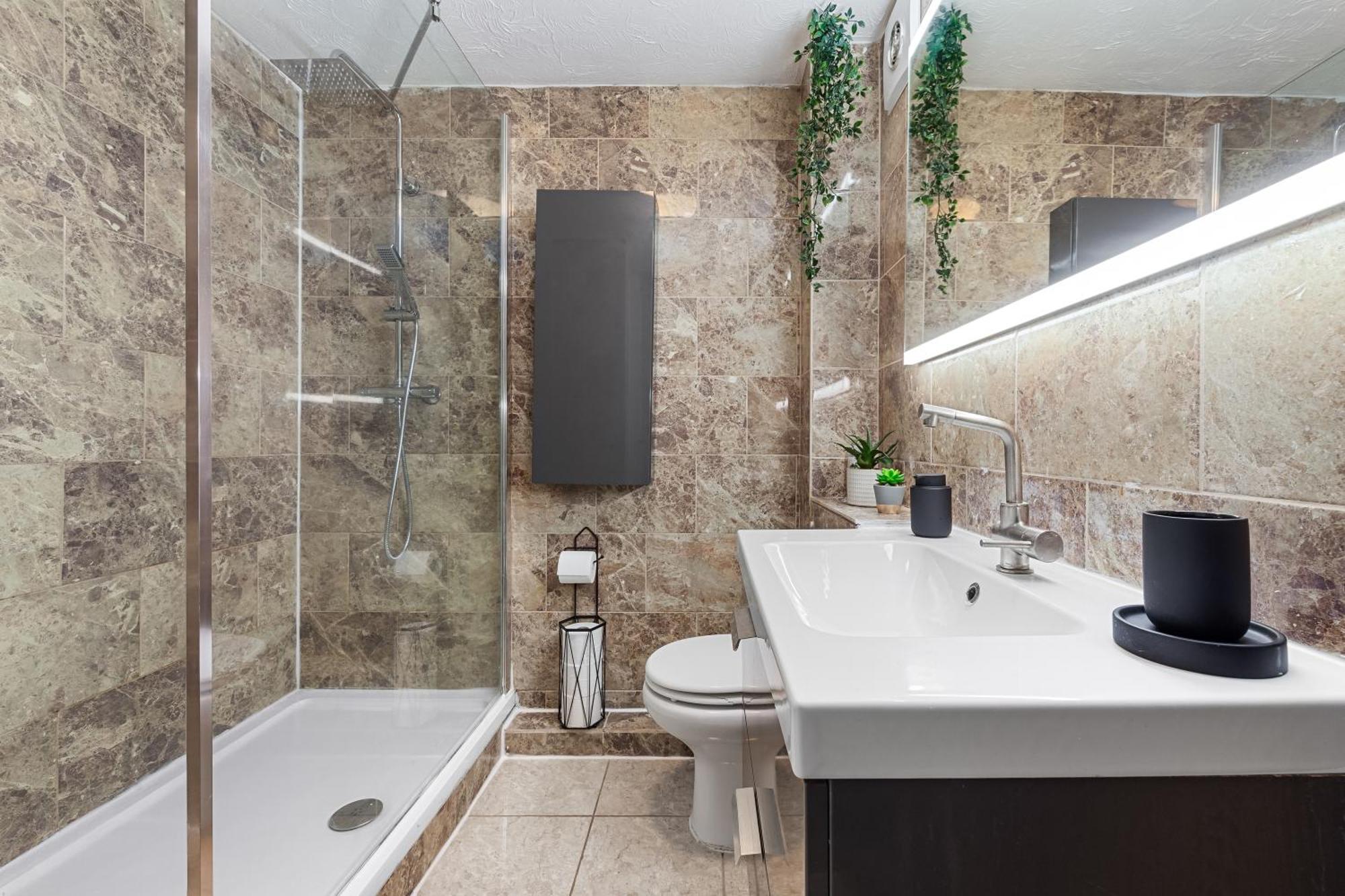 Quirky Canary 2bed, Free Parking, Smart Tv & Games Appartement *
