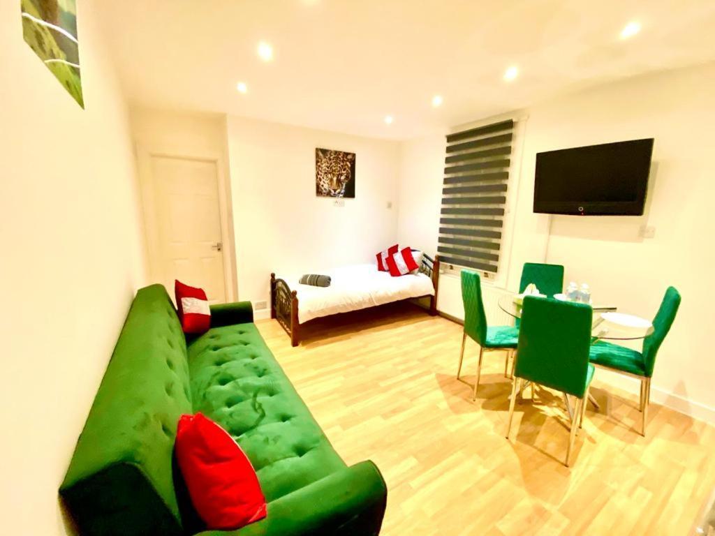Lejlighed One Bedroom Queen's Park In *