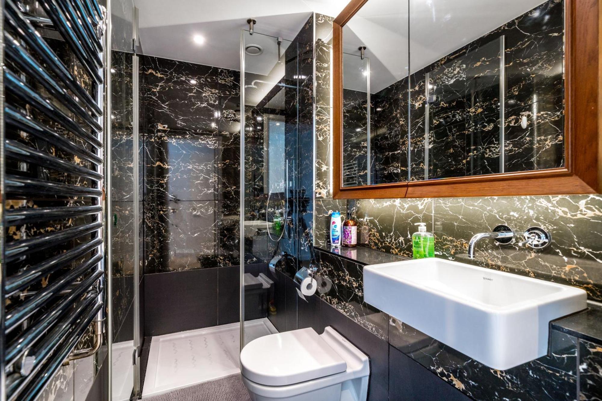 5-star Family 2br 2ba Central Apt Apartment