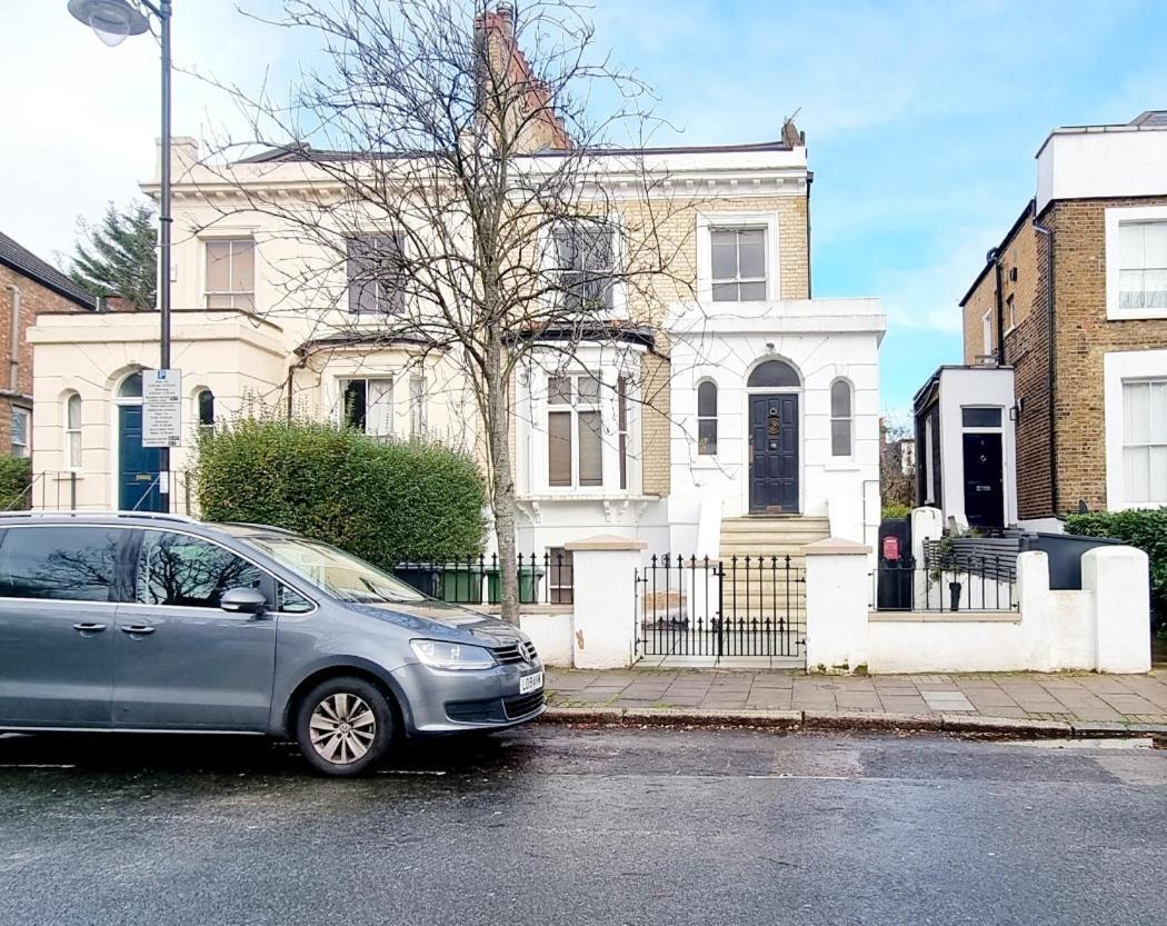 Charming Victorian With Aircon In Appartement