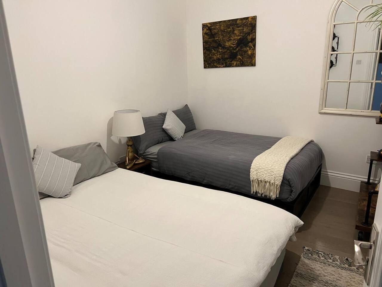 Modern And Spacious 2 Bedroom Flat Near Shoreditch * Londen