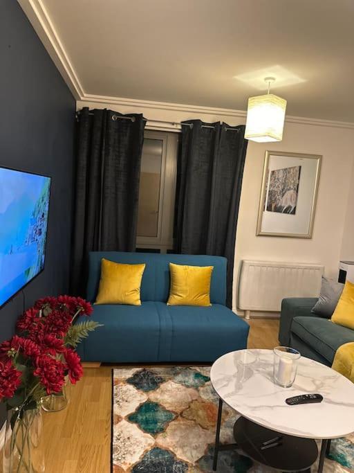 Entire Flat In Ealing Londra
