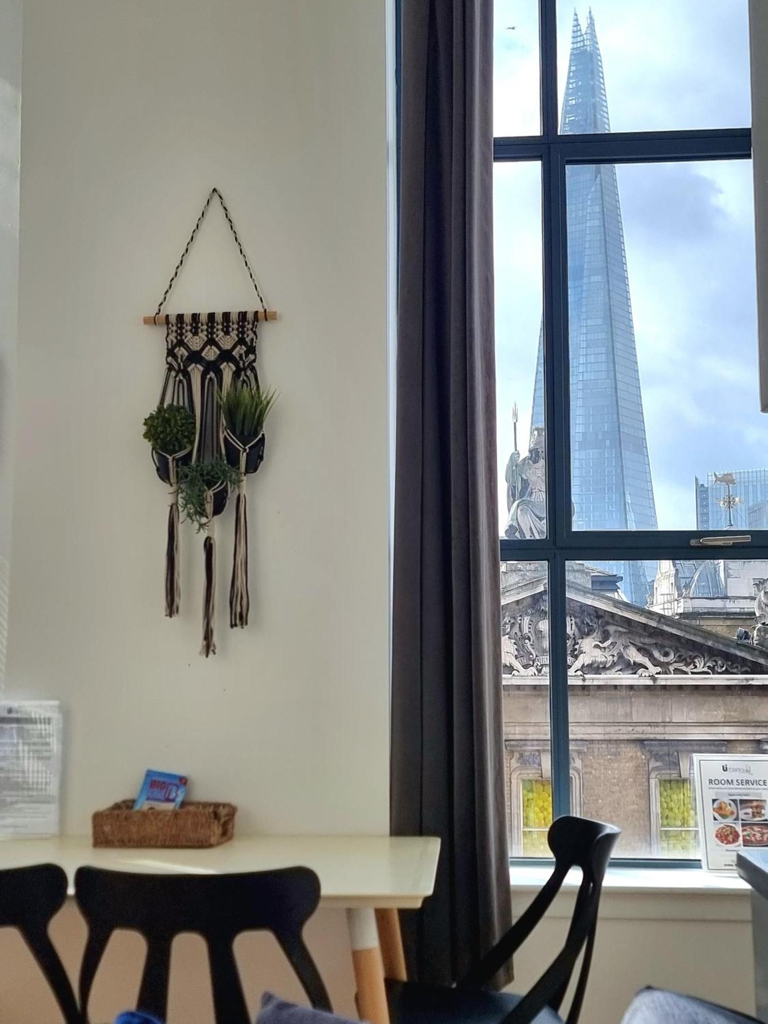 Apartment Shard View *