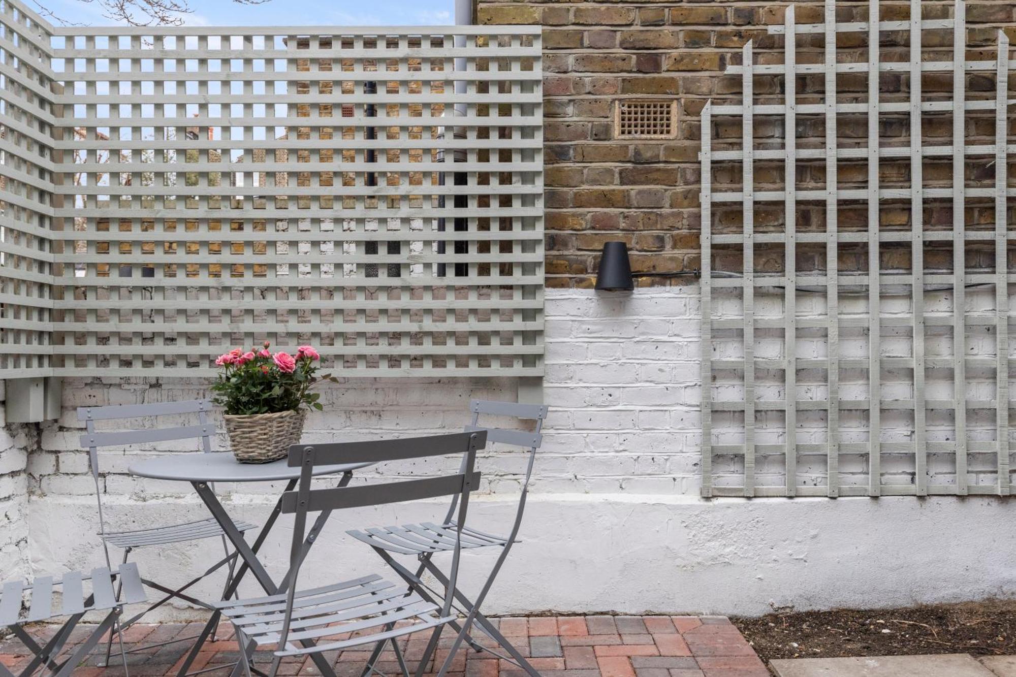 Apartment Guest Favorite Private With King Sized Bed And Garden Newly Renovated