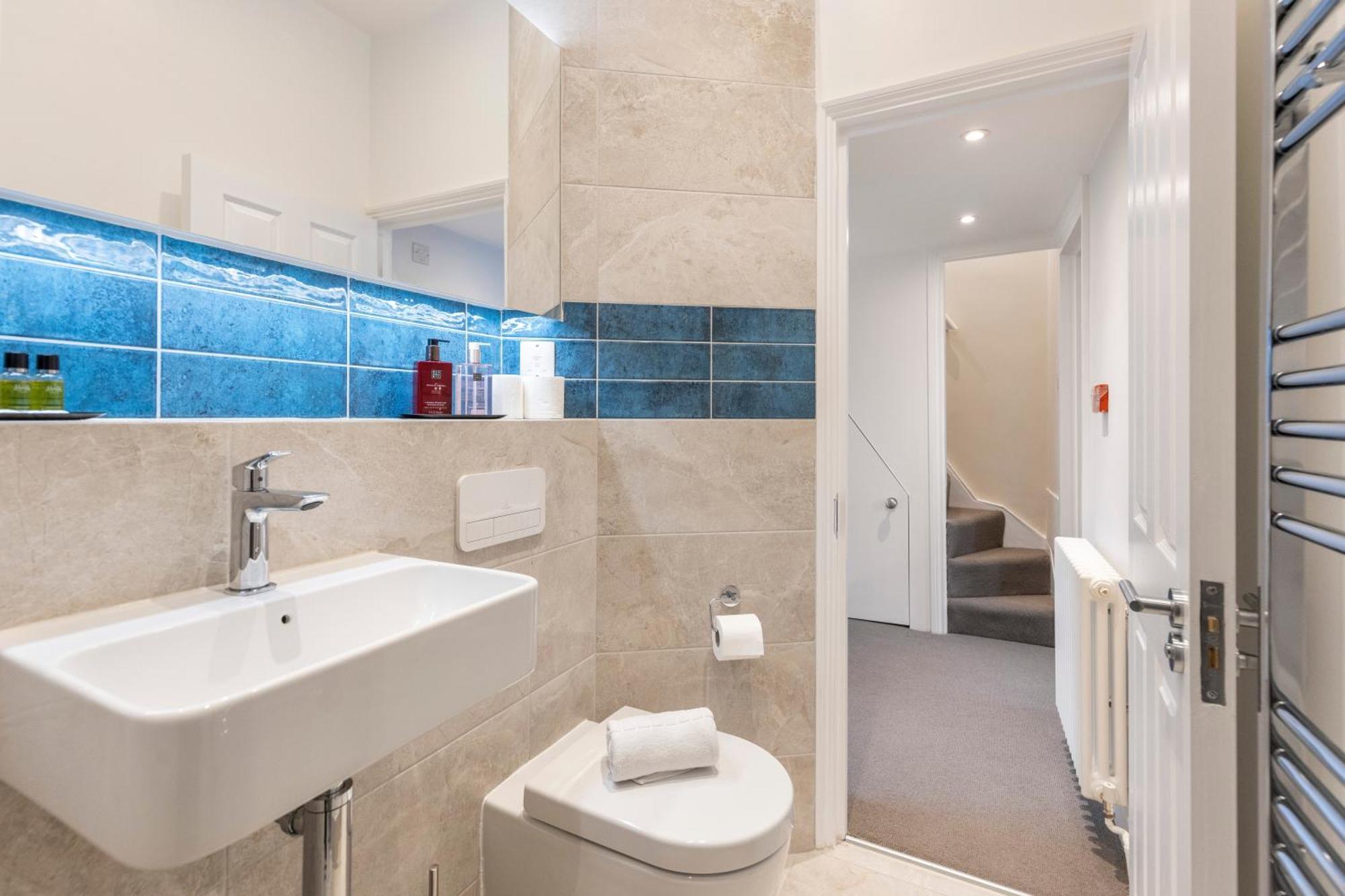 Apartment Guest Favorite Private With King Sized Bed And Garden Newly Renovated